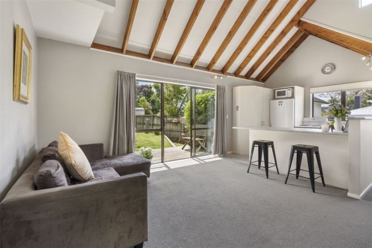 Photo of property in 34a Lauderdale Road, Birkdale, Auckland, 0626