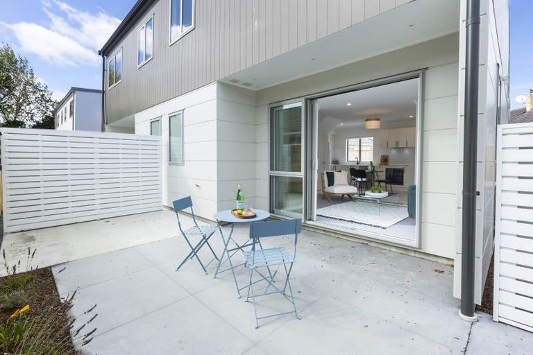 Photo of property in 44b Pine Avenue, Upper Hutt Central, Upper Hutt, 5018