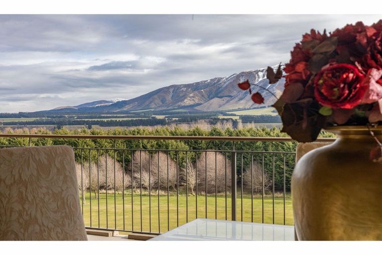 Photo of property in 623 Coleridge Road, Windwhistle, Hororata, 7572