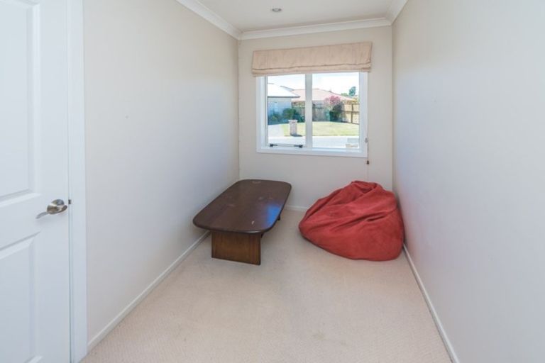 Photo of property in 12 Gilligan Close, College Estate, Whanganui, 4500