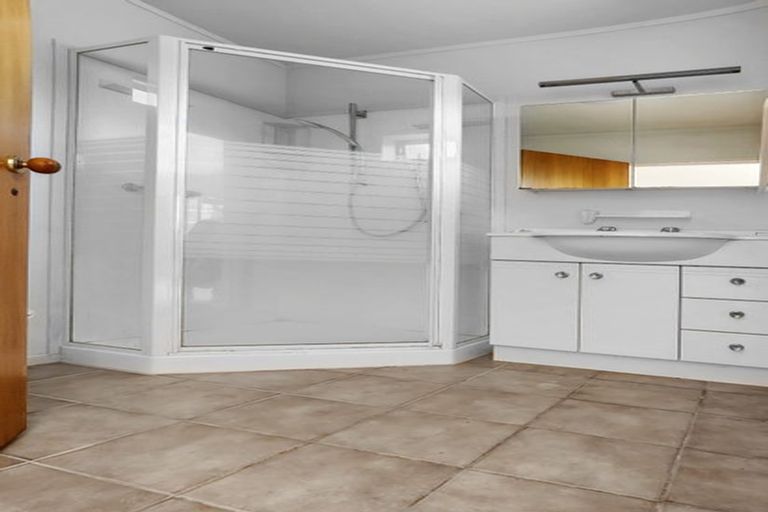 Photo of property in 66 Ladies Mile, Manly, Whangaparaoa, 0930