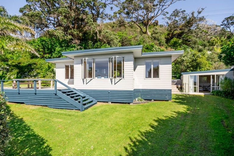 Photo of property in 205 Oakura Road, Oakura, Hikurangi, 0184