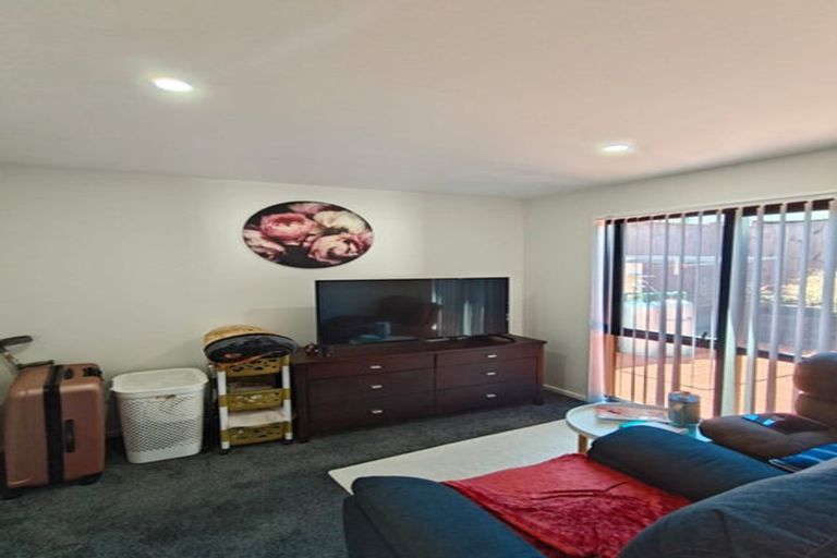 Photo of property in 12c Minaret Drive, Bucklands Beach, Auckland, 2014