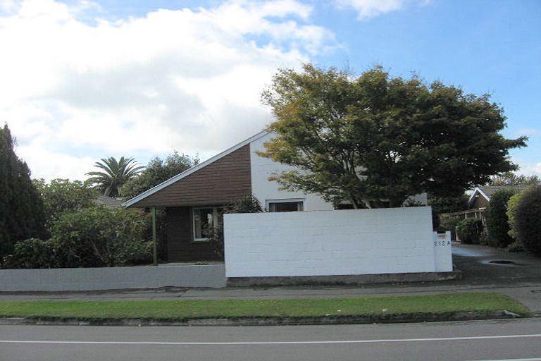 Photo of property in 1/212 Waimairi Road, Ilam, Christchurch, 8041