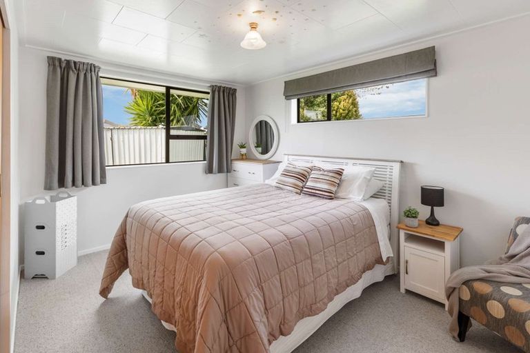 Photo of property in 8 Mansell Crescent, Bulls, 4818