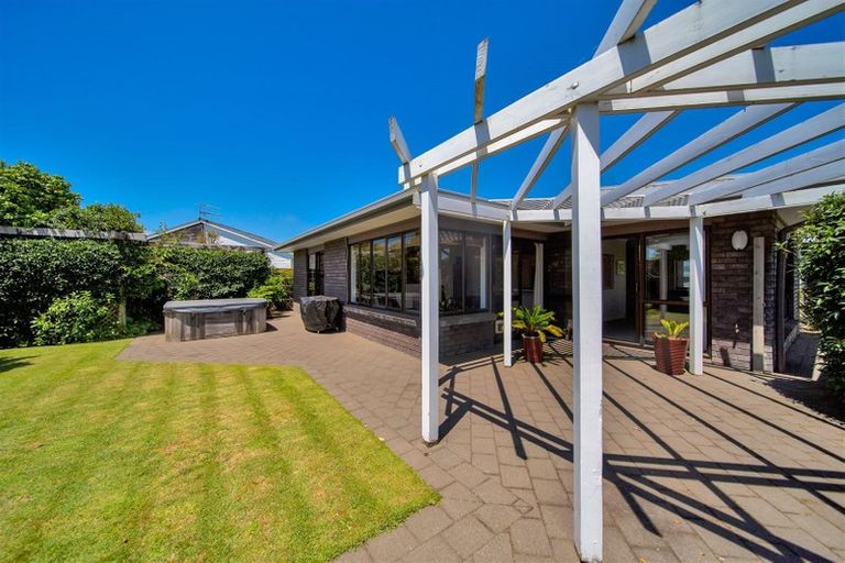 Photo of property in 36 Karina Road, Merrilands, New Plymouth, 4312