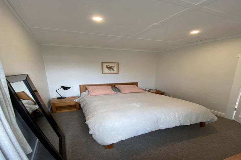 Photo of property in 35 Bayview Road, Paremata, Porirua, 5024