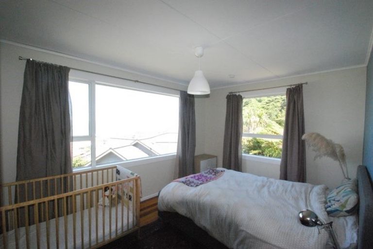Photo of property in 36 Rakeiora Grove, Korokoro, Lower Hutt, 5012