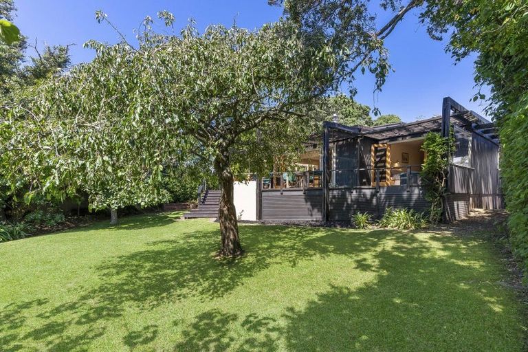 Photo of property in 54a Stanley Point Road, Stanley Point, Auckland, 0624