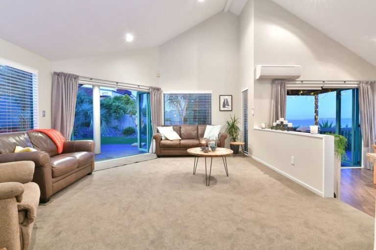 Photo of property in 12 Ascot Way, Orewa, 0931