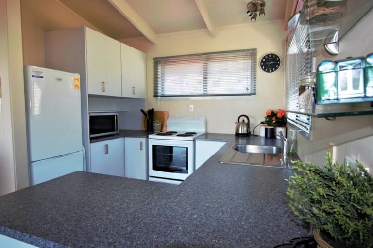 Photo of property in 5a Rangimaarie Crescent, Snells Beach, 0920
