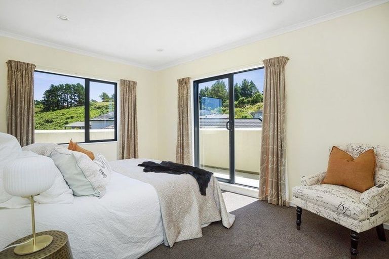 Photo of property in 39 Arahiwi Grove, Tirohanga, Lower Hutt, 5010