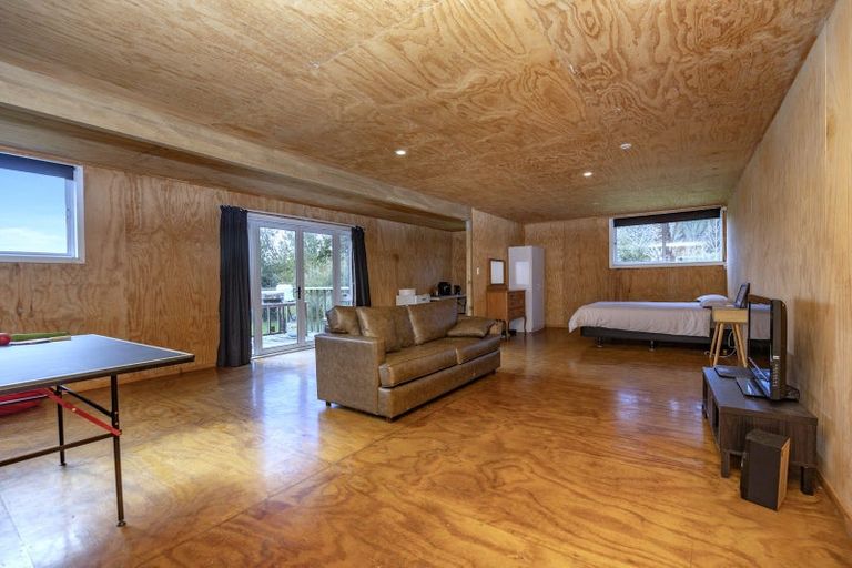 Photo of property in 293 Ararimu Valley Road, Helensville, Waimauku, 0882