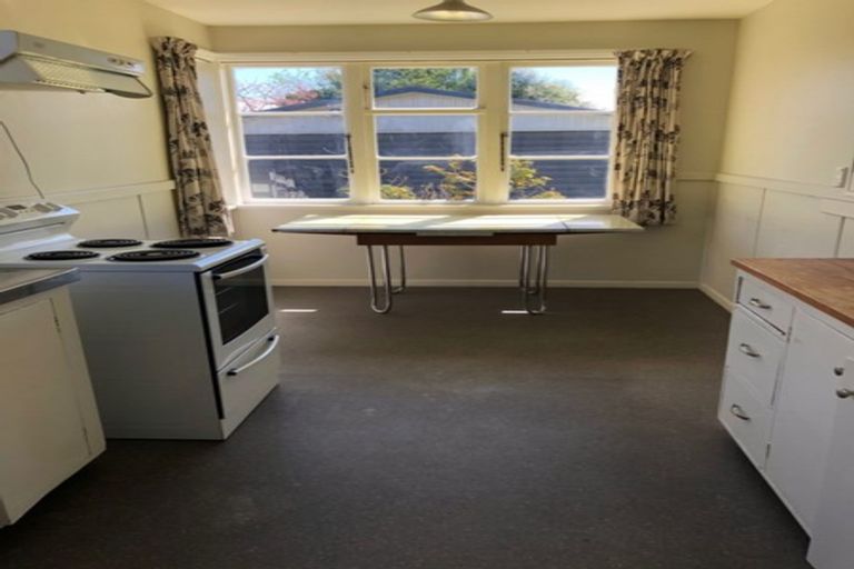 Photo of property in 17 Newall Avenue, Bryndwr, Christchurch, 8052