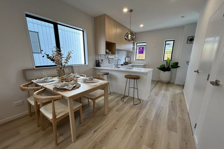 Photo of property in 9 Paetai Lane, Te Atatu Peninsula, 0610