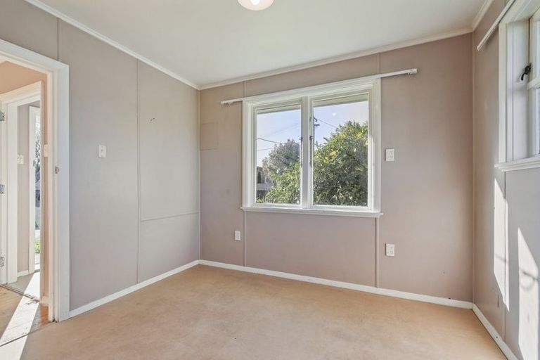 Photo of property in 6 Netley Place, Aranui, Christchurch, 8061