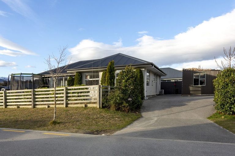 Photo of property in 3 Tudor Lane, Lower Shotover, Queenstown, 9304
