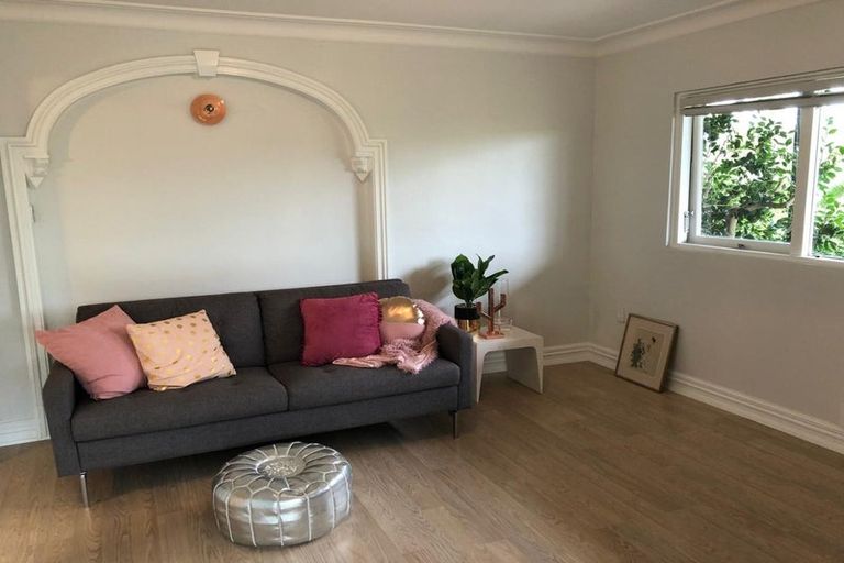 Photo of property in 25 Brigantine Drive, Beach Haven, Auckland, 0626