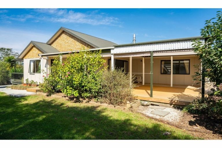Photo of property in 235 Devich Road, Mangawhai, Kaiwaka, 0573