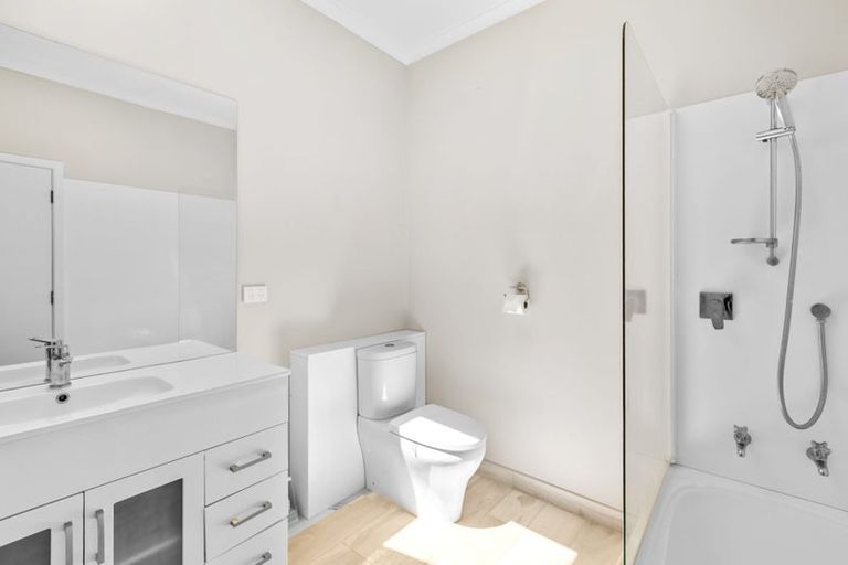 Photo of property in 49 Paynters Avenue, Strandon, New Plymouth, 4312