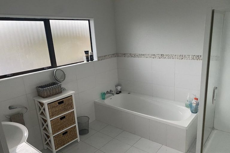 Photo of property in 14 Britannia Place, Half Moon Bay, Auckland, 2012