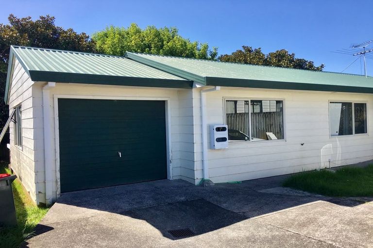 Photo of property in 2/12 Glenlea Place, Flat Bush, Auckland, 2019