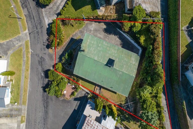 Photo of property in 10 Seaview Crescent, Picton, 7220