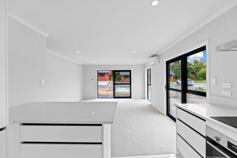 Photo of property in 4 Winnie Close, Acacia Bay, Taupo, 3330