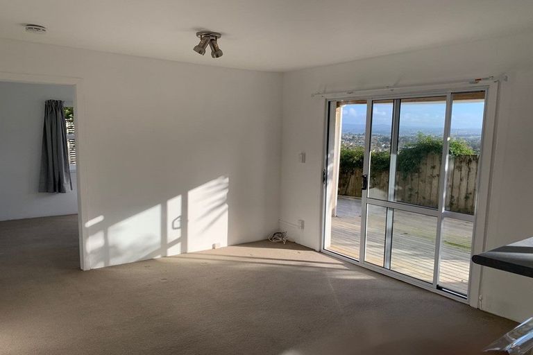 Photo of property in 2/20 Pemberton Avenue, Bayview, Auckland, 0629