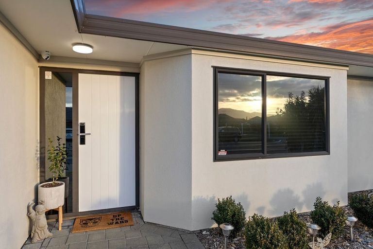Photo of property in 37 Realm Drive, Paraparaumu, 5032