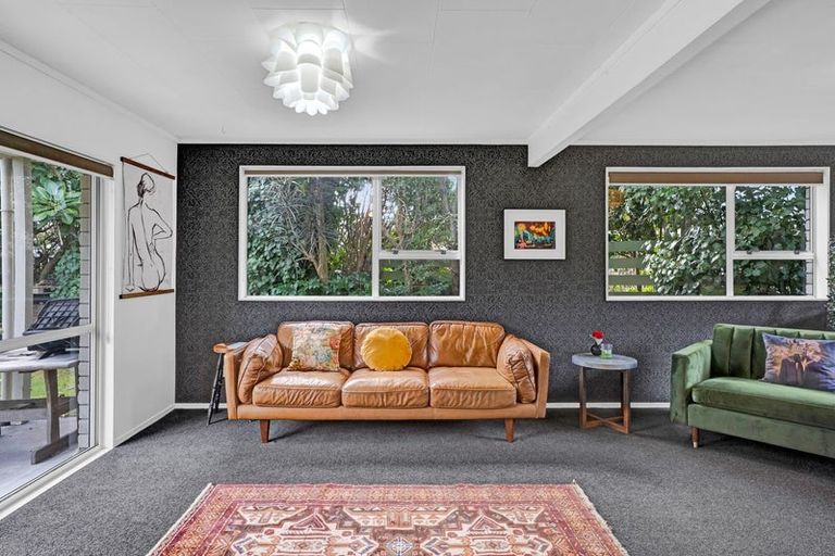 Photo of property in 1138 South Road, Oakura, 4314