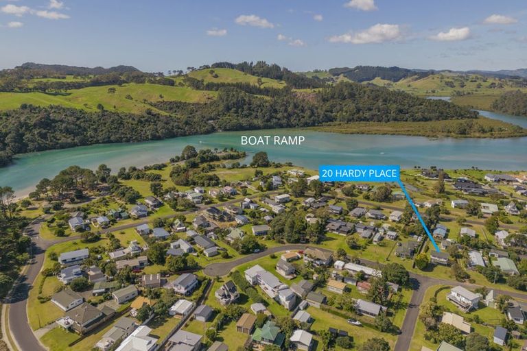Photo of property in 20 Hardy Place, Cooks Beach, Whitianga, 3591