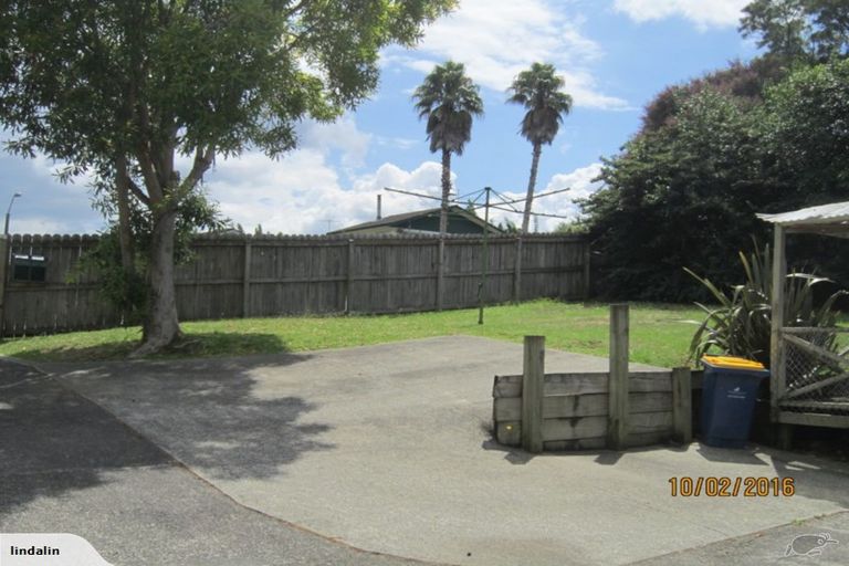 Photo of property in 42 Redwood Drive, Massey, Auckland, 0614