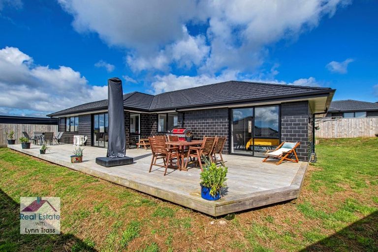 Photo of property in 16 Maui Place, Te Kamo, Whangarei, 0112
