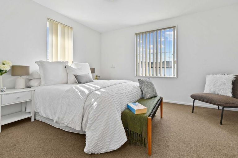 Photo of property in 5 Opito Way, East Tamaki, Auckland, 2013