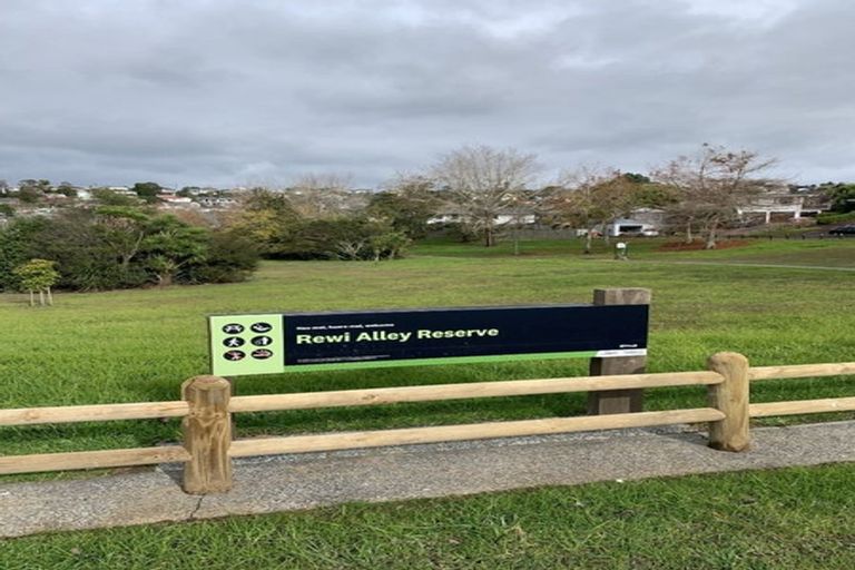 Photo of property in 42 Archers Road, Glenfield, Auckland, 0629