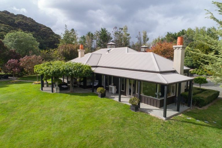 Photo of property in 274 Polson Hill Drive, Aokautere, Palmerston North, 4471