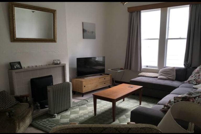 Photo of property in 7 Herald Terrace, Berhampore, Wellington, 6023