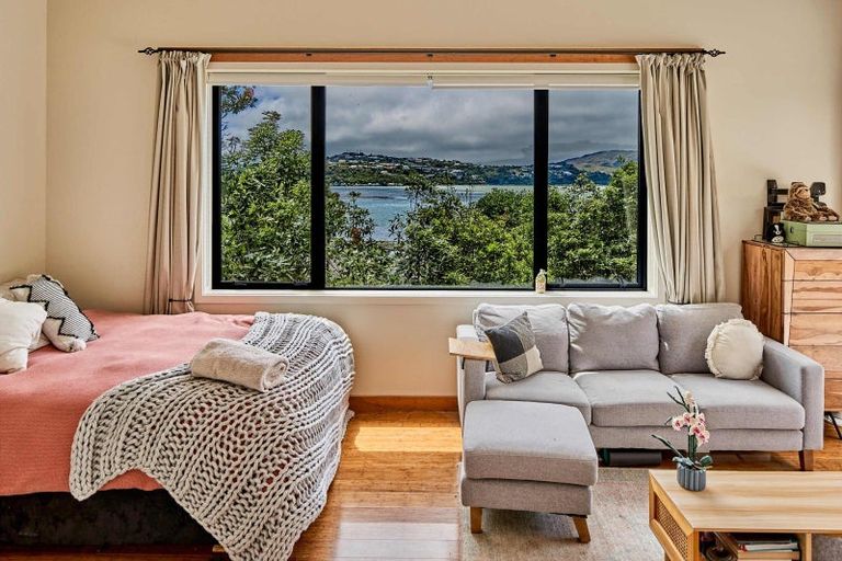 Photo of property in 82 Paremata Road, Paremata, Porirua, 5024