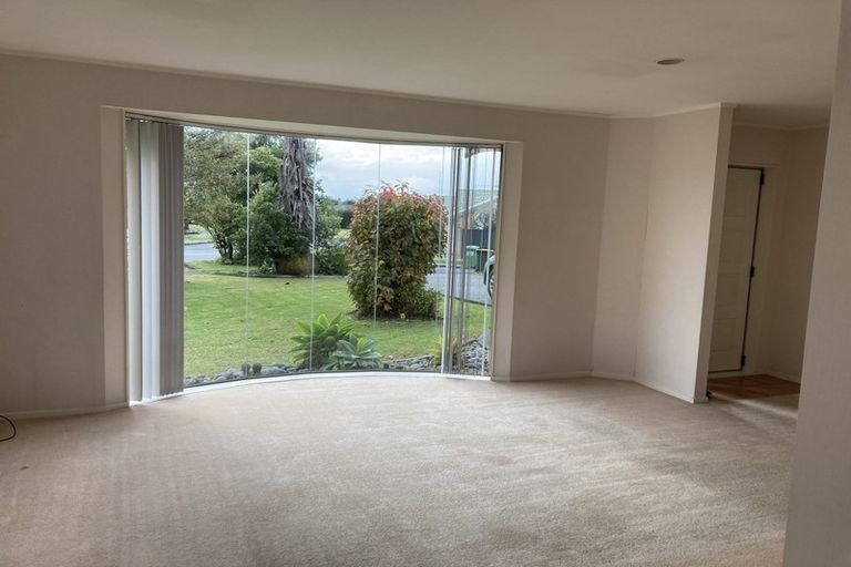 Photo of property in 32 Maurice Borich Place, Henderson, Auckland, 0610