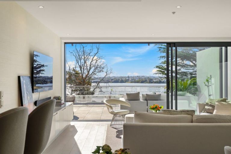 Photo of property in 13/258 Hurstmere Road, Takapuna, Auckland, 0622