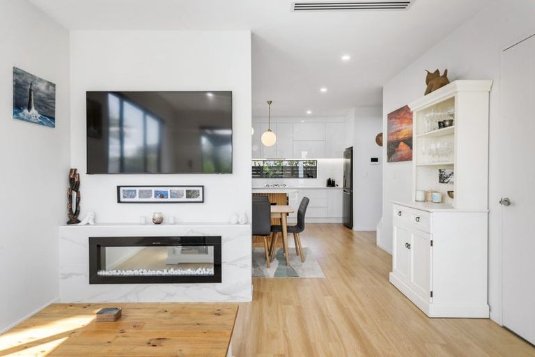 Photo of property in 3 Lemon Grove Lane, Greenhithe, Auckland, 0632