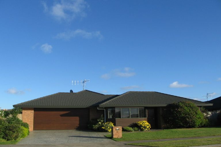 Photo of property in 17 Glen Loch Place, Paraparaumu, 5032