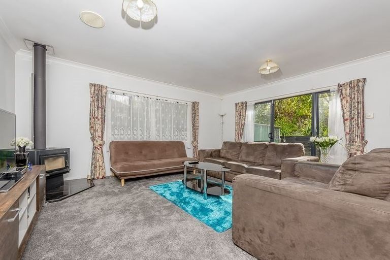 Photo of property in 87a Triangle Road, Massey, Auckland, 0614