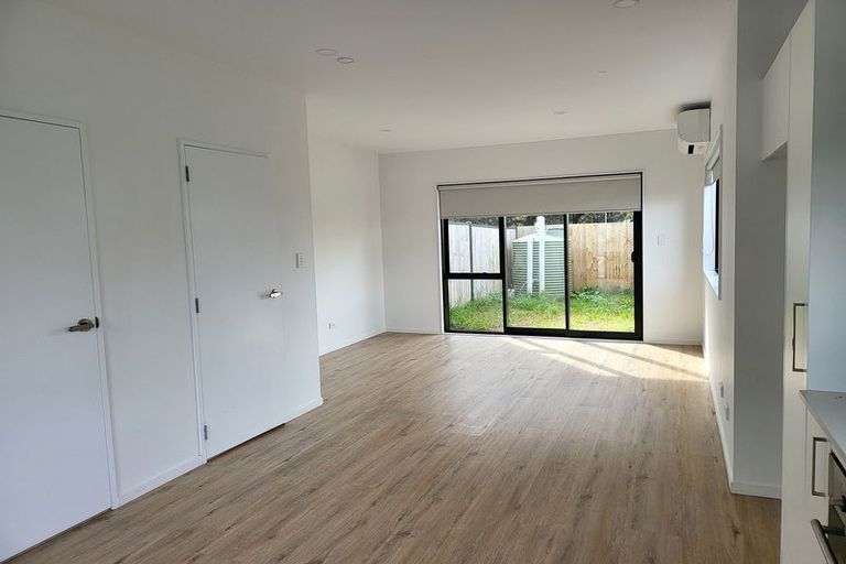 Photo of property in 1 Eileen Newey Place, Henderson, Auckland, 0612