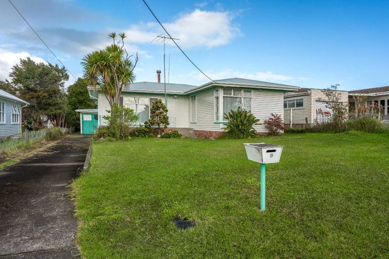 Photo of property in 9 Kuaka Place, New Lynn, Auckland, 0600