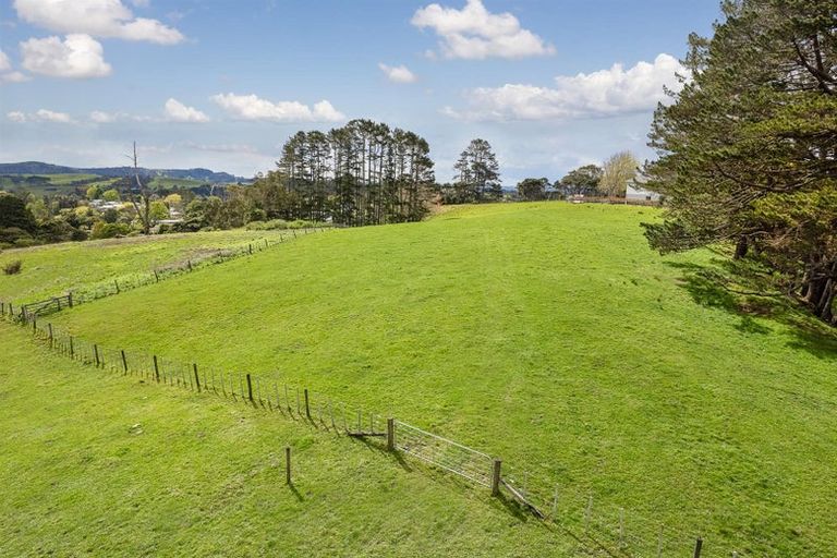 Photo of property in 90 Mcentee Road, Waitakere, Auckland, 0816