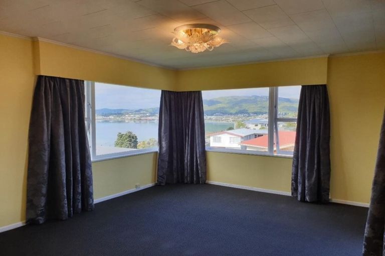 Photo of property in 4 Inlet View, Titahi Bay, Porirua, 5022