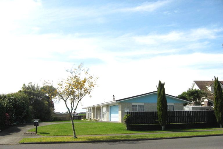 Photo of property in 34 Heta Road, Highlands Park, New Plymouth, 4312
