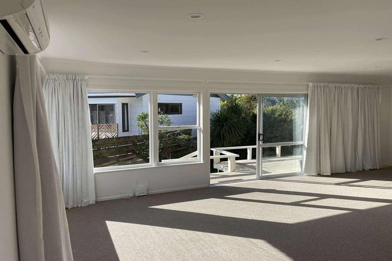 Photo of property in 125a Rosario Crescent, Red Beach, 0932